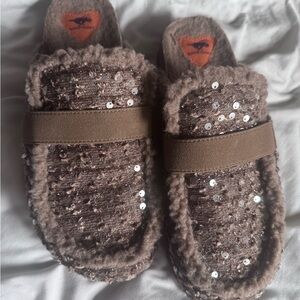 Rocketdog women’s slip on furry shoes